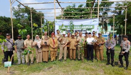 Gerakan Penanaman Pohon Serentak di Desa Seluruh Indonesia dalam rangka hari Asri nusantara