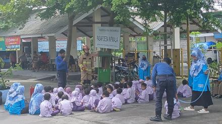 Edukasi Kebencanaan untuk Anak PAUD AIKA di Pasar Desa Nirmala