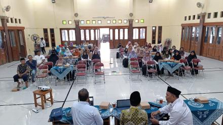 Pembinaan Relawan Pendidikan Tirtonirmolo Tekankan Peran Masyarakat dalam Pendidikan Anak 